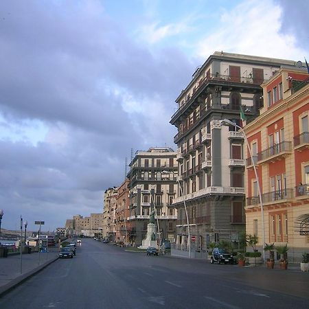 Hotel Miramare Νάπολη Εξωτερικό φωτογραφία